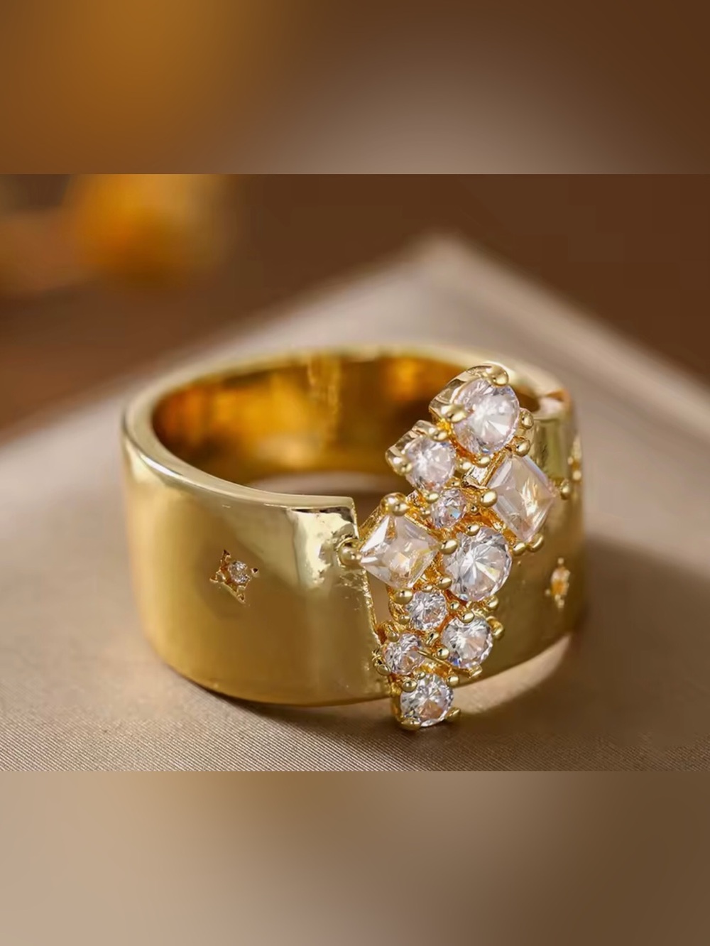14K Mixed-Cut Cascading Statement Band - Picture 5 of 12